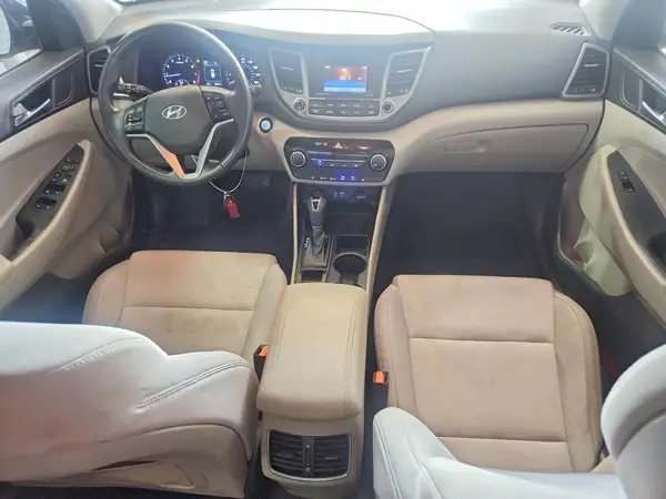 KM8J3CA29HU382302 2017 HYUNDAI TUCSON - Image 8