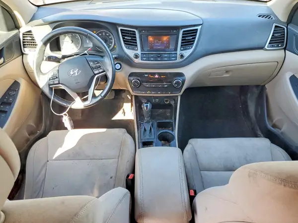 KM8J3CA29HU382882 2017 HYUNDAI TUCSON - Image 8