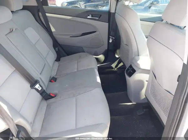 KM8J3CA29HU383787 2017 HYUNDAI TUCSON - Image 8
