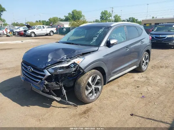 KM8J3CA29HU384387 2017 HYUNDAI TUCSON - Image 2