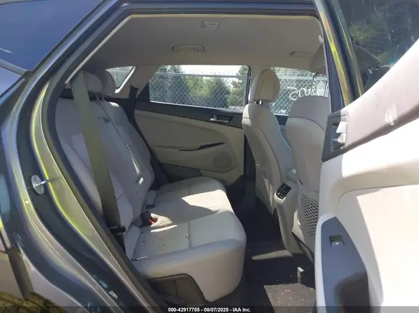 KM8J3CA29HU384387 2017 HYUNDAI TUCSON - Image 8