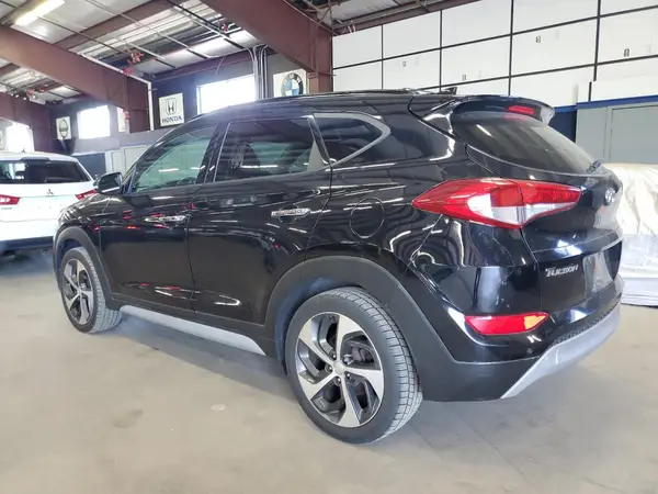 KM8J3CA29HU388648 2017 HYUNDAI TUCSON - Image 2
