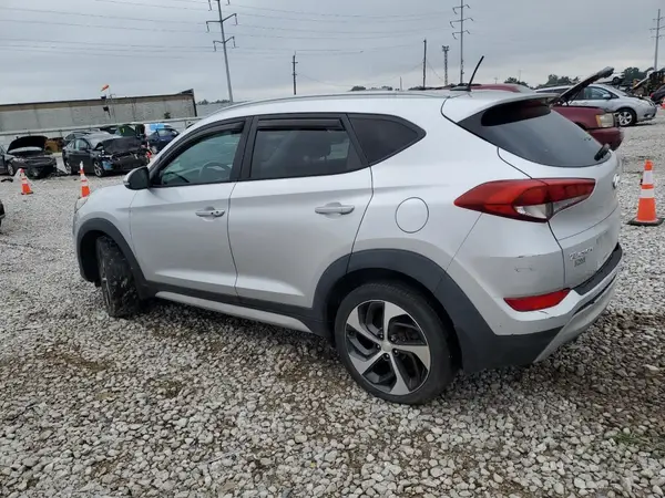 KM8J3CA29HU391663 2017 HYUNDAI TUCSON - Image 2
