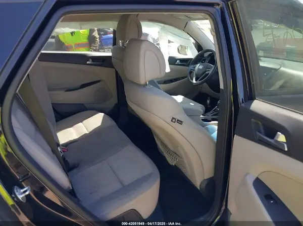 KM8J3CA29HU400376 2017 HYUNDAI TUCSON - Image 8