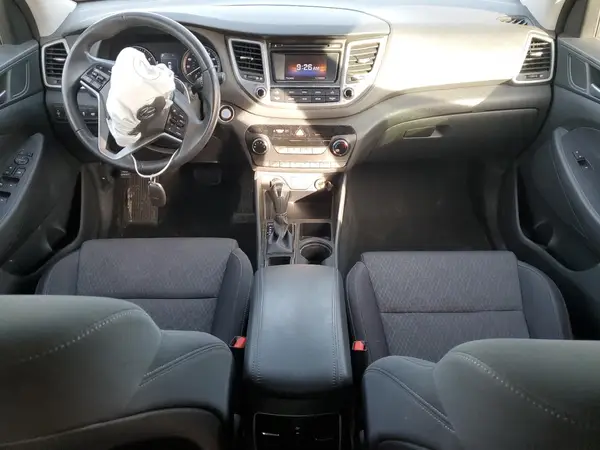 KM8J3CA29HU400488 2017 HYUNDAI TUCSON - Image 8