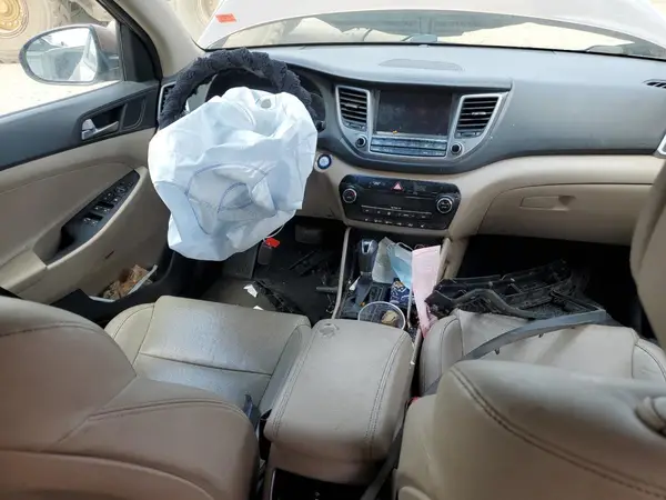 KM8J3CA29HU401401 2017 HYUNDAI TUCSON - Image 8