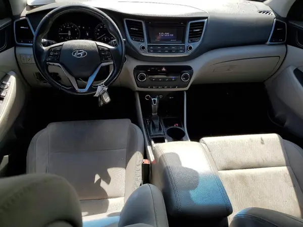 KM8J3CA29HU402581 2017 HYUNDAI TUCSON - Image 8