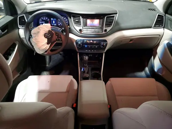 KM8J3CA29HU442031 2017 HYUNDAI TUCSON - Image 8
