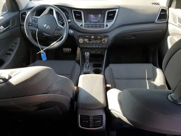 KM8J3CA29HU460027 2017 HYUNDAI TUCSON - Image 8