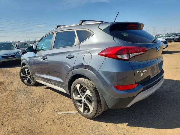 KM8J3CA29HU462411 2017 HYUNDAI TUCSON - Image 2