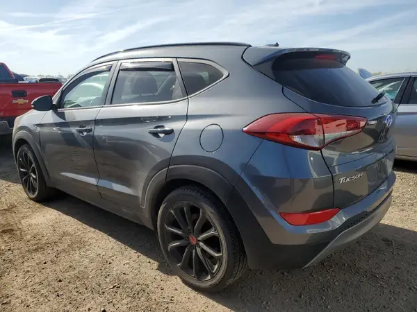 KM8J3CA29HU480147 2017 HYUNDAI TUCSON - Image 2
