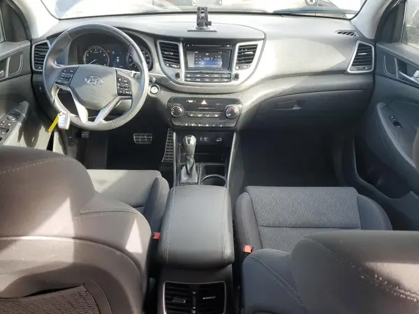 KM8J3CA29HU492475 2017 HYUNDAI TUCSON - Image 8