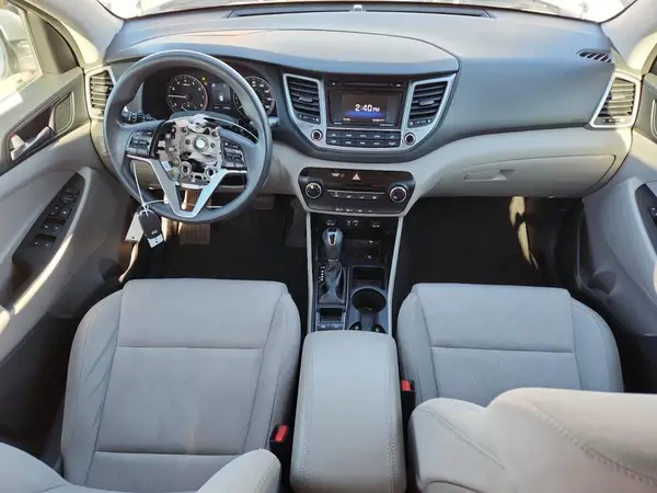 KM8J3CA29HU505757 2017 HYUNDAI TUCSON - Image 8