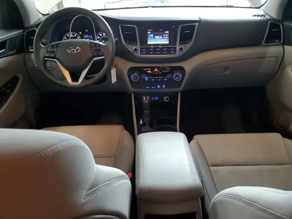 KM8J3CA29HU505905 2017 HYUNDAI TUCSON - Image 8