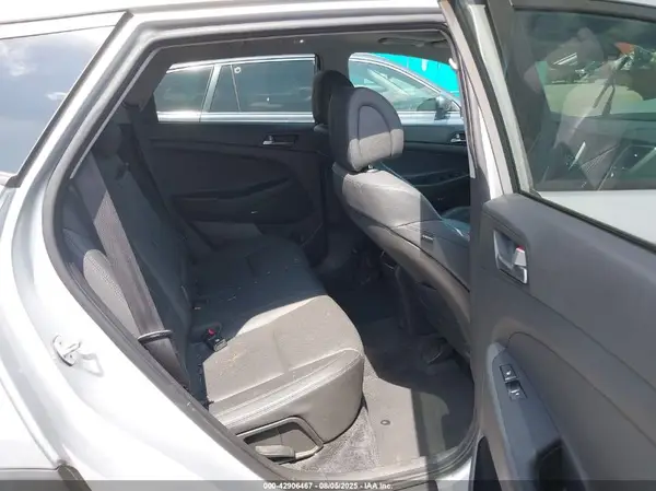 KM8J3CA29HU508349 2017 HYUNDAI TUCSON - Image 8