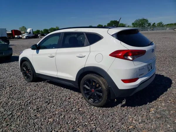 KM8J3CA29HU518945 2017 HYUNDAI TUCSON - Image 2