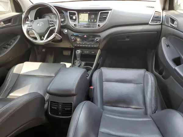 KM8J3CA29HU521120 2017 HYUNDAI TUCSON - Image 8