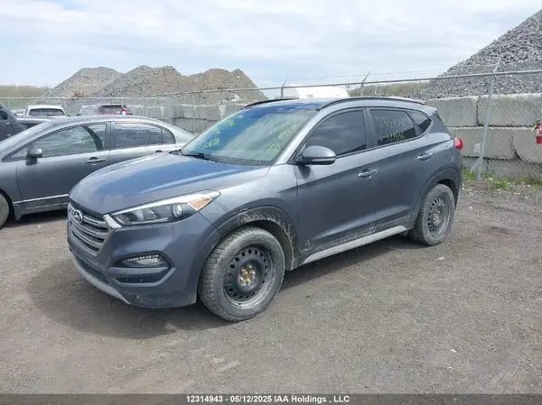 KM8J3CA29HU521666 2017 HYUNDAI TUCSON - Image 2