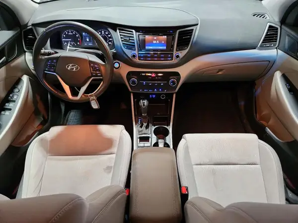 KM8J3CA29HU545269 2017 HYUNDAI TUCSON - Image 8