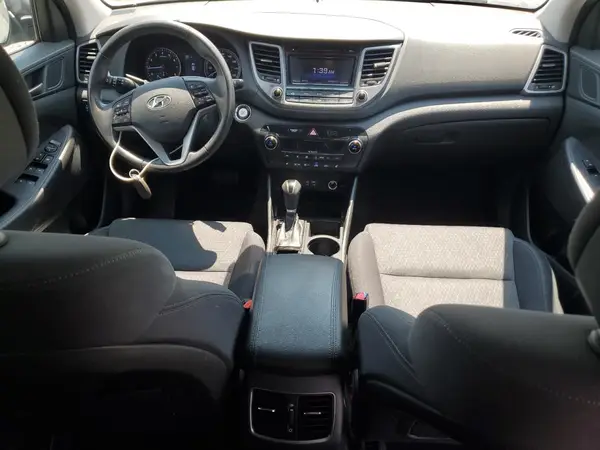 KM8J3CA29HU552030 2017 HYUNDAI TUCSON - Image 8