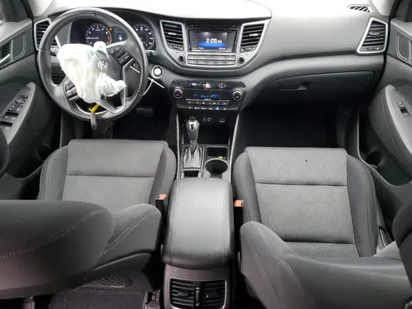 KM8J3CA29HU556000 2017 HYUNDAI TUCSON - Image 8