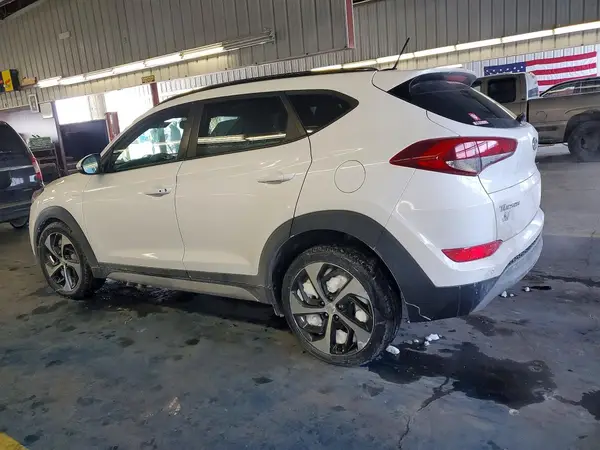 KM8J3CA29HU567563 2017 HYUNDAI TUCSON - Image 2
