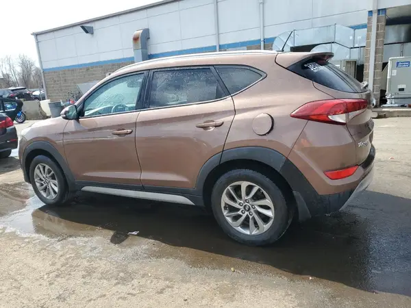 KM8J3CA29HU577932 2017 HYUNDAI TUCSON - Image 2