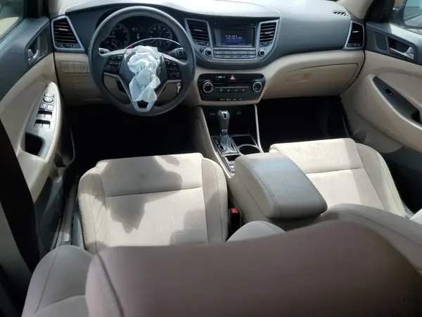 KM8J3CA29HU577932 2017 HYUNDAI TUCSON - Image 8