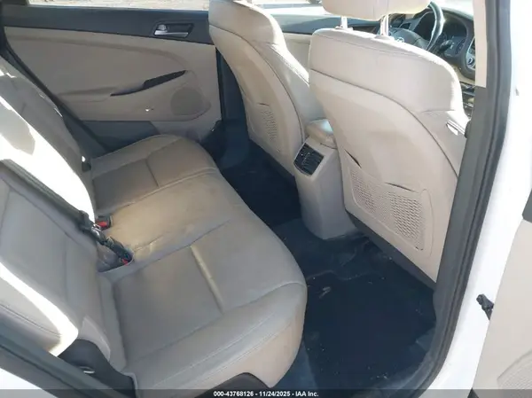 KM8J3CA29HU596612 2017 HYUNDAI TUCSON - Image 8