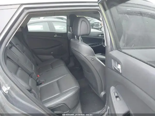 KM8J3CA29JU608716 2018 HYUNDAI TUCSON - Image 8