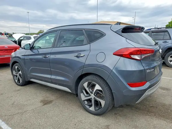KM8J3CA29JU616492 2018 HYUNDAI TUCSON - Image 2