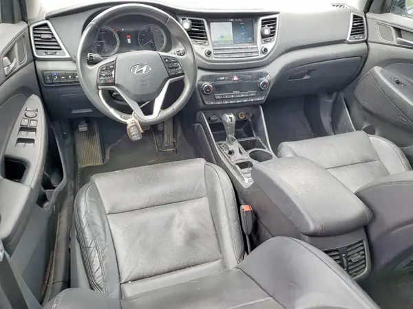 KM8J3CA29JU616492 2018 HYUNDAI TUCSON - Image 8
