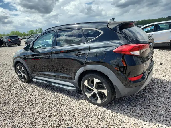 KM8J3CA29JU627427 2018 HYUNDAI TUCSON - Image 2