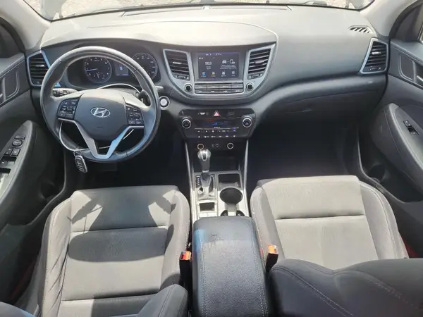 KM8J3CA29JU627427 2018 HYUNDAI TUCSON - Image 8