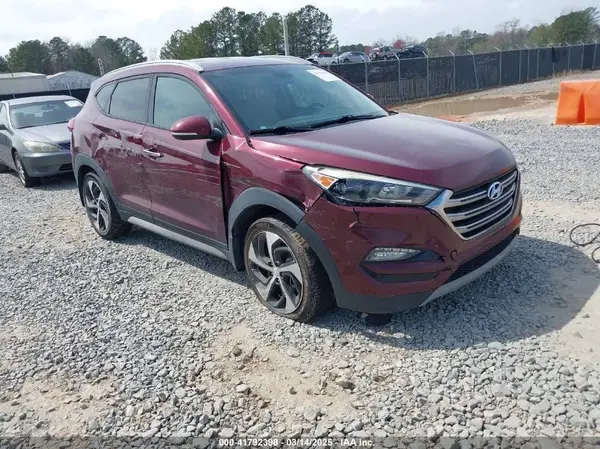 KM8J3CA29JU634734 2018 HYUNDAI TUCSON - Image 1