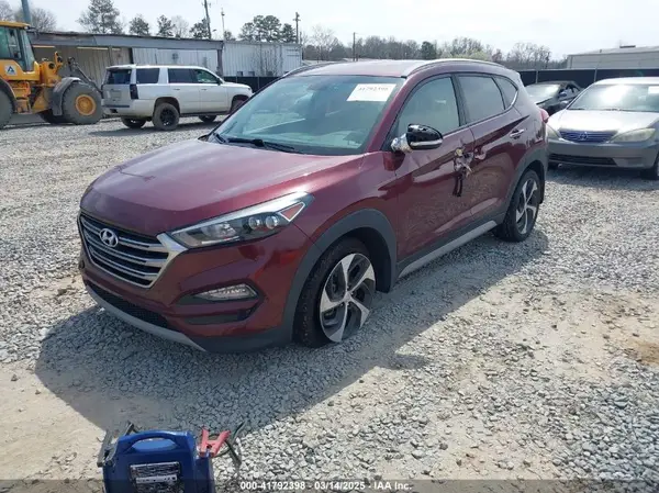 KM8J3CA29JU634734 2018 HYUNDAI TUCSON - Image 2