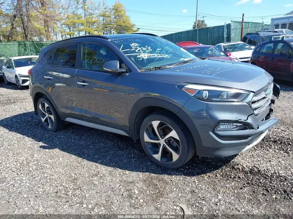 KM8J3CA29JU642655 2018 HYUNDAI TUCSON