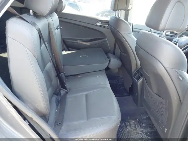 KM8J3CA29JU642655 2018 HYUNDAI TUCSON - Image 8