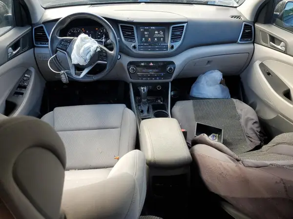 KM8J3CA29JU657107 2018 HYUNDAI TUCSON - Image 8