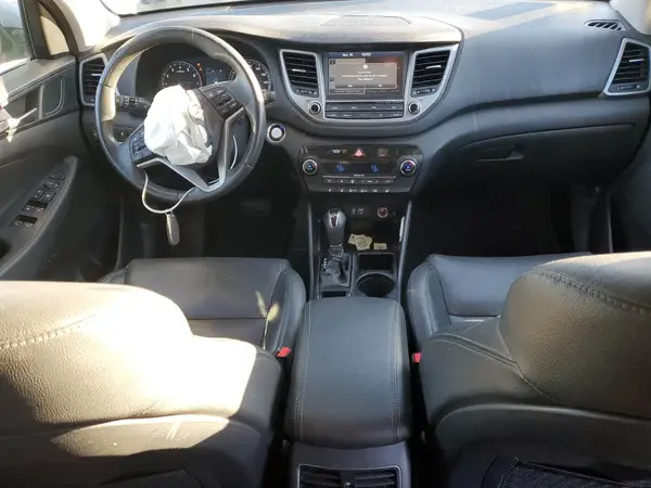 KM8J3CA29JU683271 2018 HYUNDAI TUCSON - Image 8