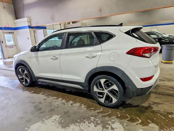 KM8J3CA29JU688938 2018 HYUNDAI TUCSON - Image 2