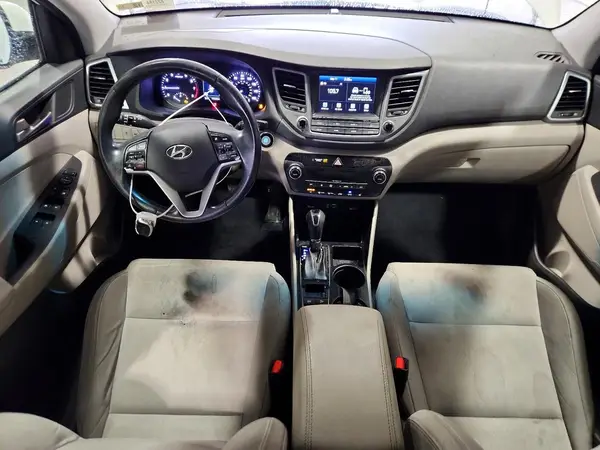 KM8J3CA29JU688938 2018 HYUNDAI TUCSON - Image 8