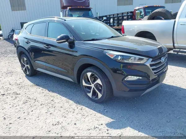 KM8J3CA29JU690818 2018 HYUNDAI TUCSON - Image 1