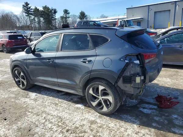 KM8J3CA29JU690964 2018 HYUNDAI TUCSON - Image 2
