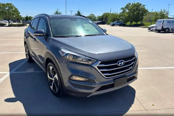 KM8J3CA29JU691113 2018 HYUNDAI TUCSON - Image 1