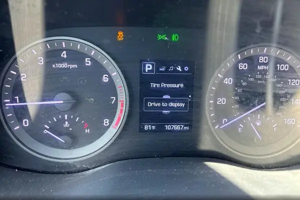 KM8J3CA29JU691113 2018 HYUNDAI TUCSON - Image 8