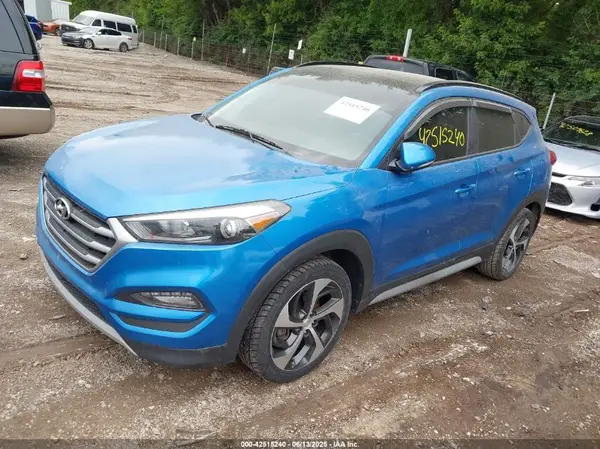 KM8J3CA29JU715443 2018 HYUNDAI TUCSON - Image 2