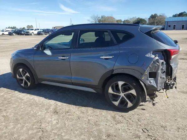 KM8J3CA29JU723896 2018 HYUNDAI TUCSON - Image 2
