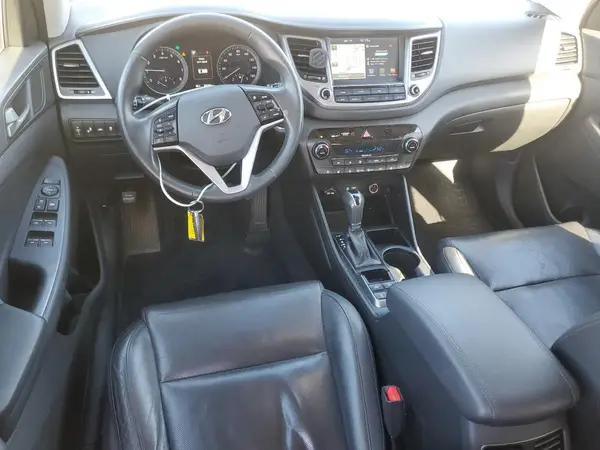 KM8J3CA29JU723896 2018 HYUNDAI TUCSON - Image 8
