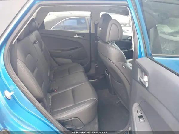 KM8J3CA29JU734445 2018 HYUNDAI TUCSON - Image 8